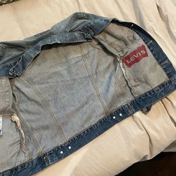 Levi's Vintage Denim Jacket - Picture 4 of 7